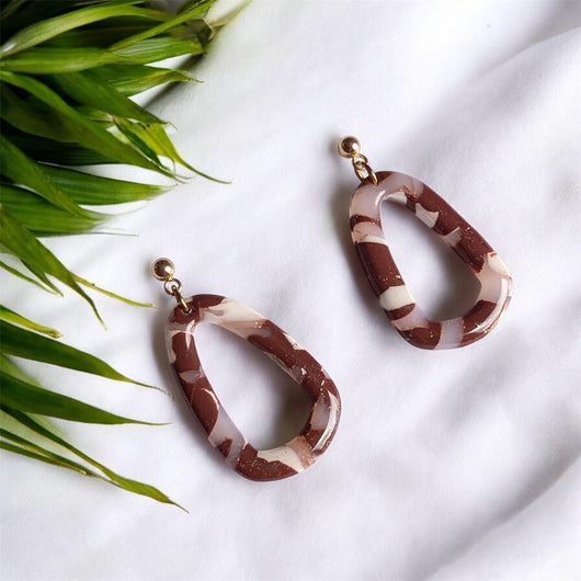 Boucles Pendantes Marbrées Marrons